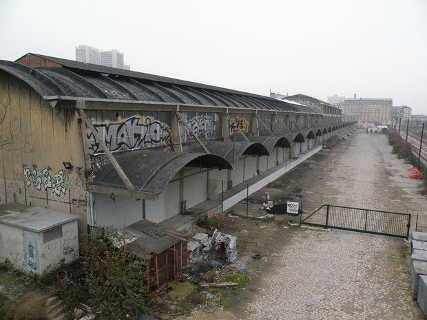  vieux hangars pour les trains